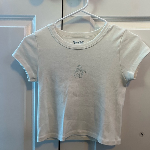 white tee - Picture 2 of 4